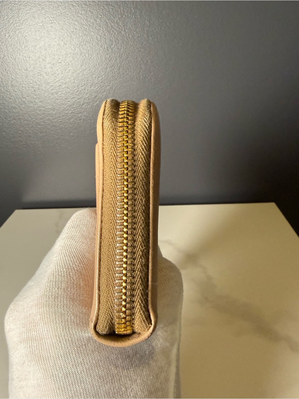 Prada Beige Leather Bow Zip-Around Wallet - Picture 4 of 5
